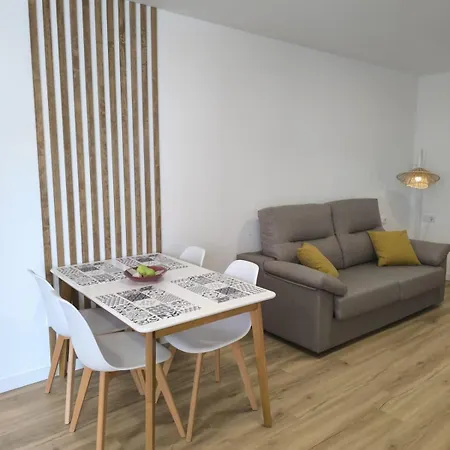 Siralvar Vivienda Turistica Aris Apartment *